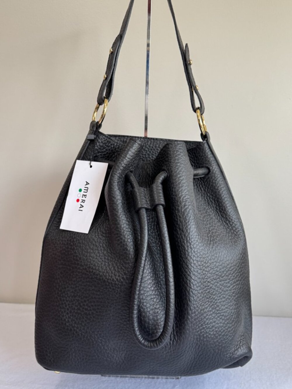 AMERAI Made in Italy 100% Italian Leather Linea Bucket Bag NWT - Picture 1 of 11
